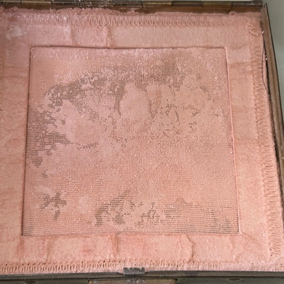 Vintage 1940 brass Red Rose Decorative Box Princess makeup mirror Case 🥰 - Picture 6 of 8